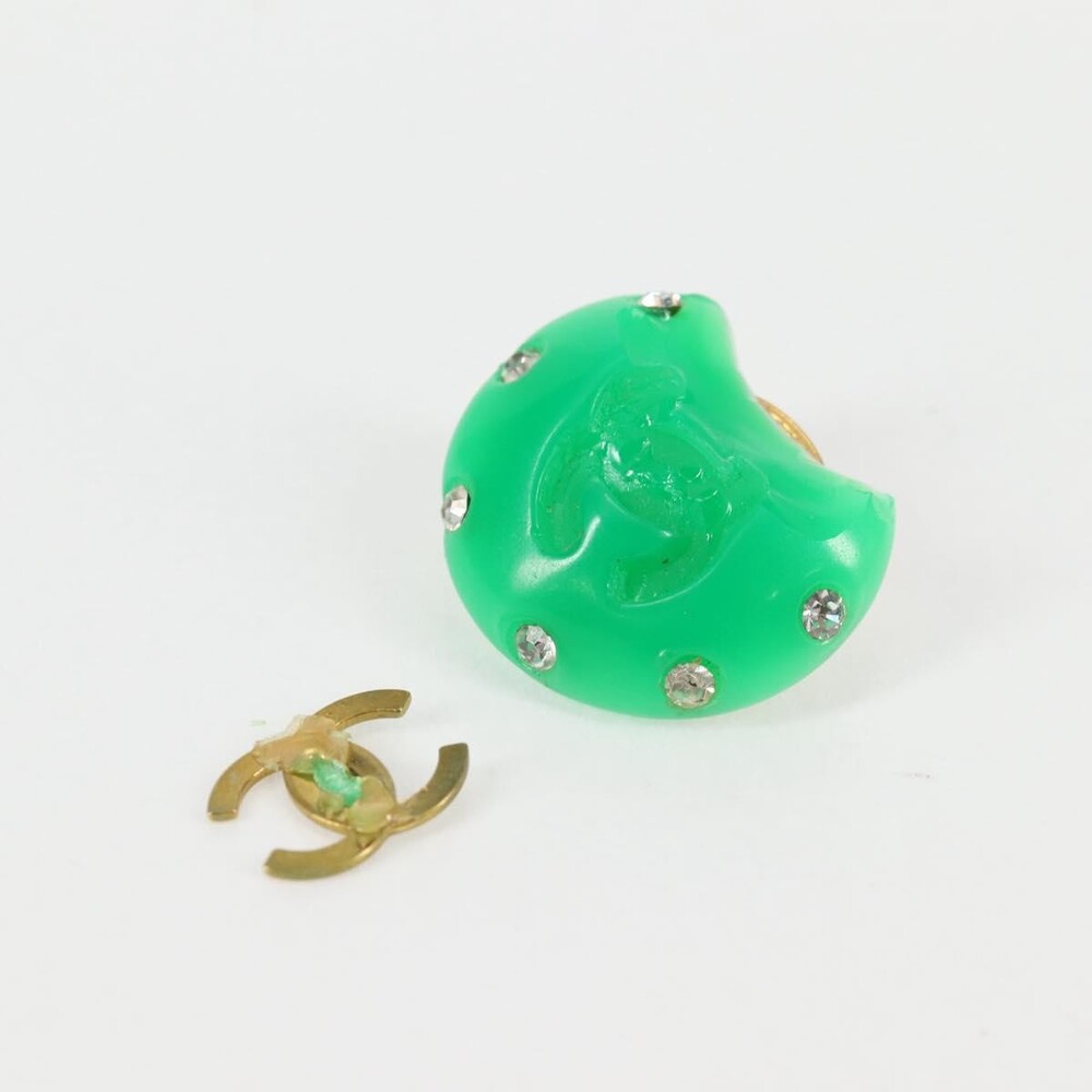 Chanel CC Clip-On Earring - Picture 5 of 5